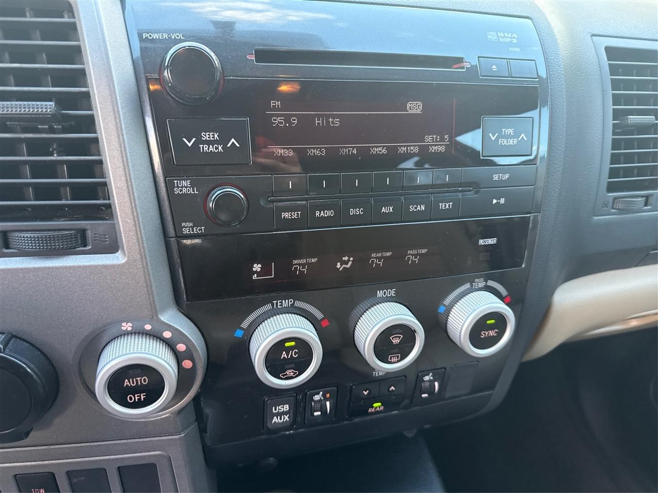 Toyota Sequoia SR5 5.7L 2WD 2013