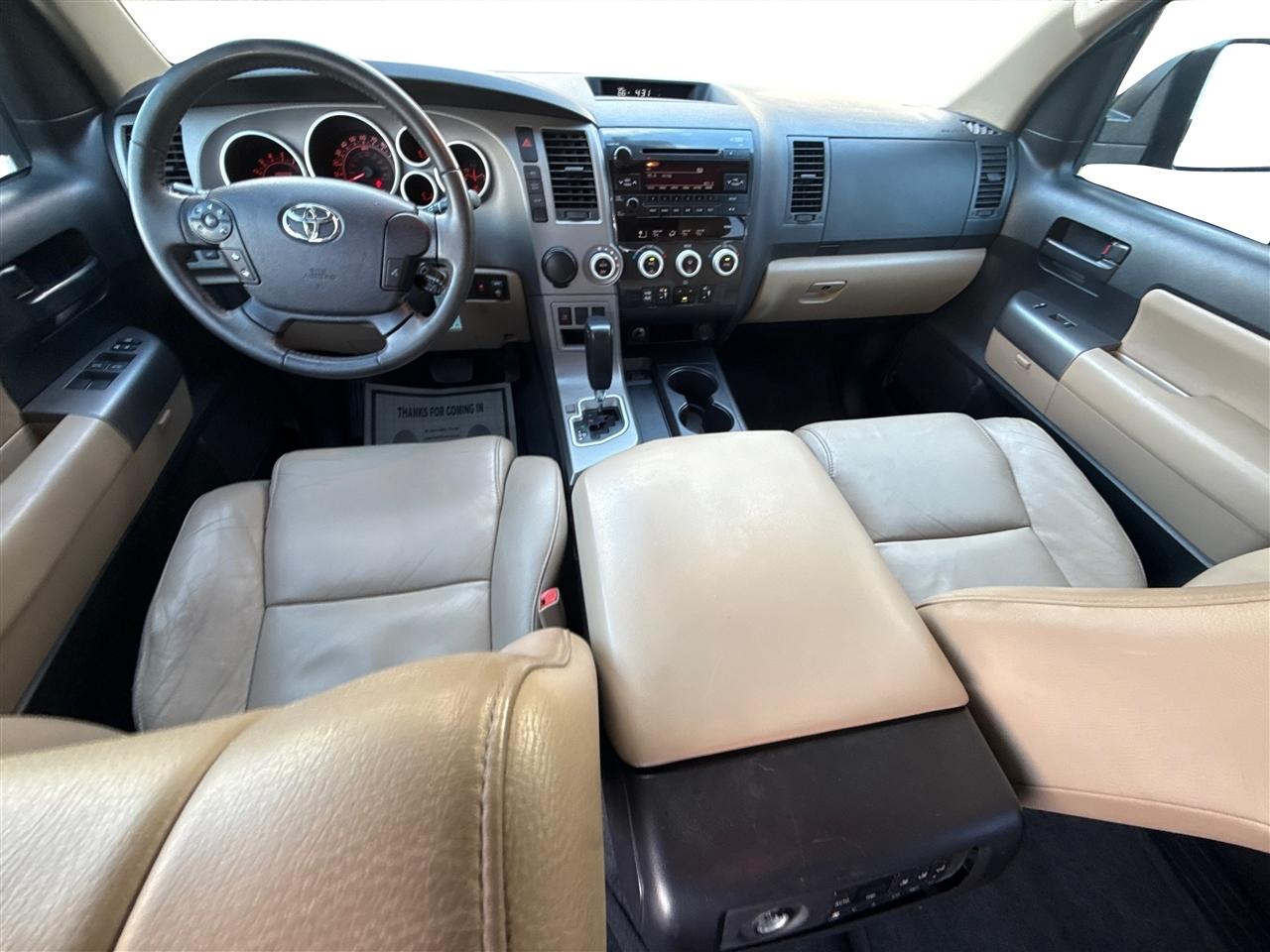 Toyota Sequoia SR5 5.7L 2WD 2013