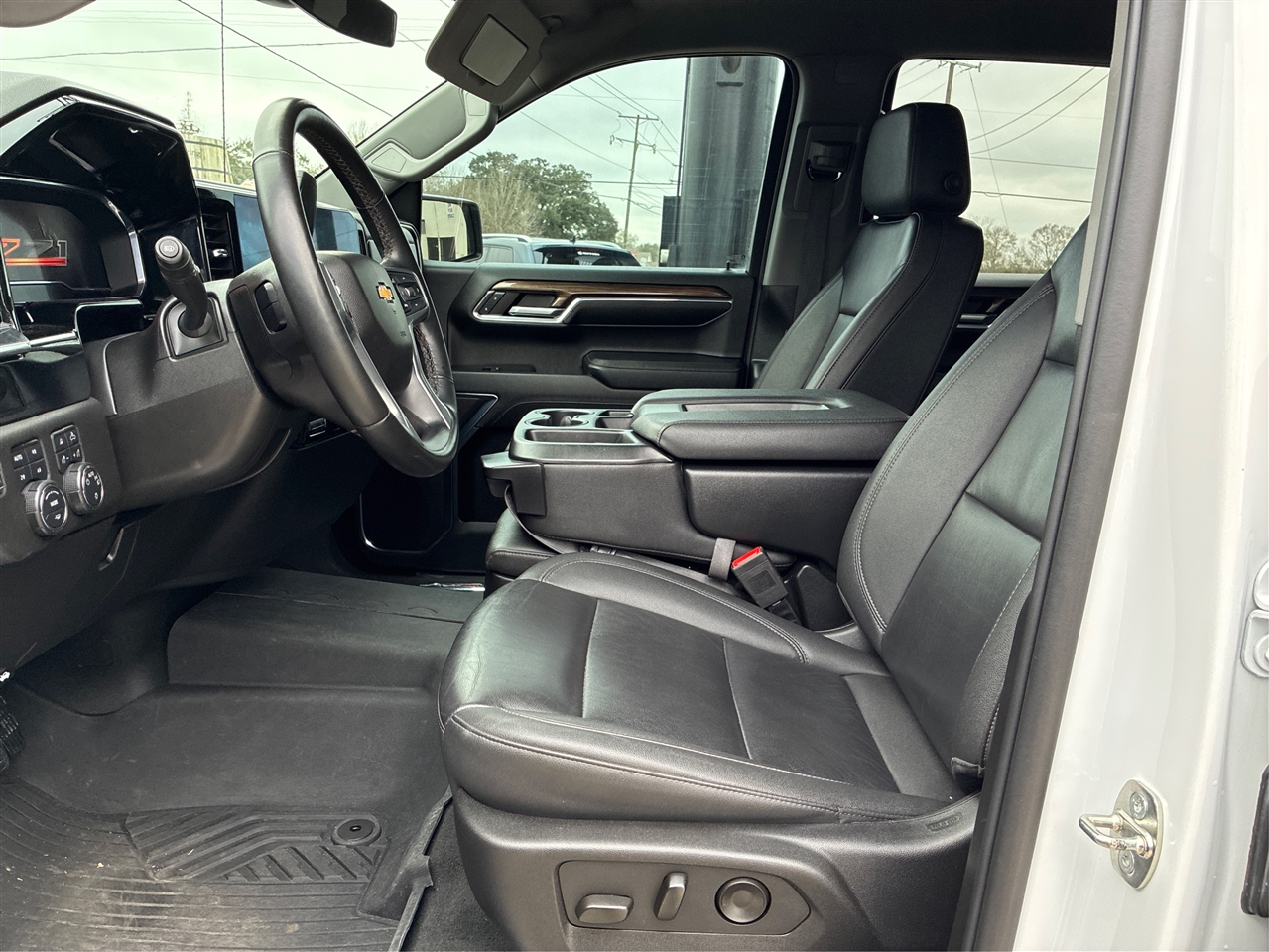 Chevrolet Silverado 1500 LT Crew Cab 4WD 2024