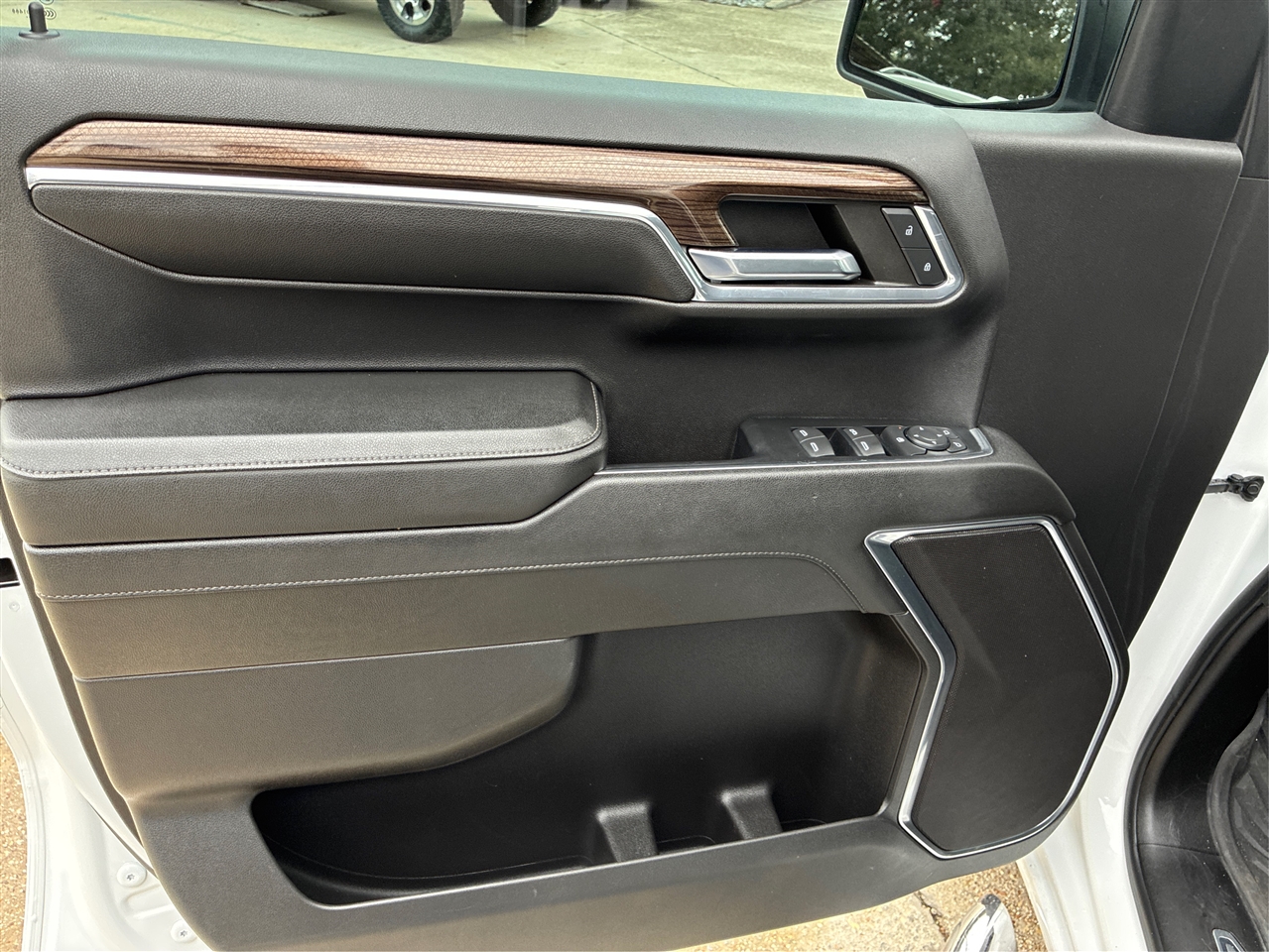 Chevrolet Silverado 1500 LT Crew Cab 4WD 2024