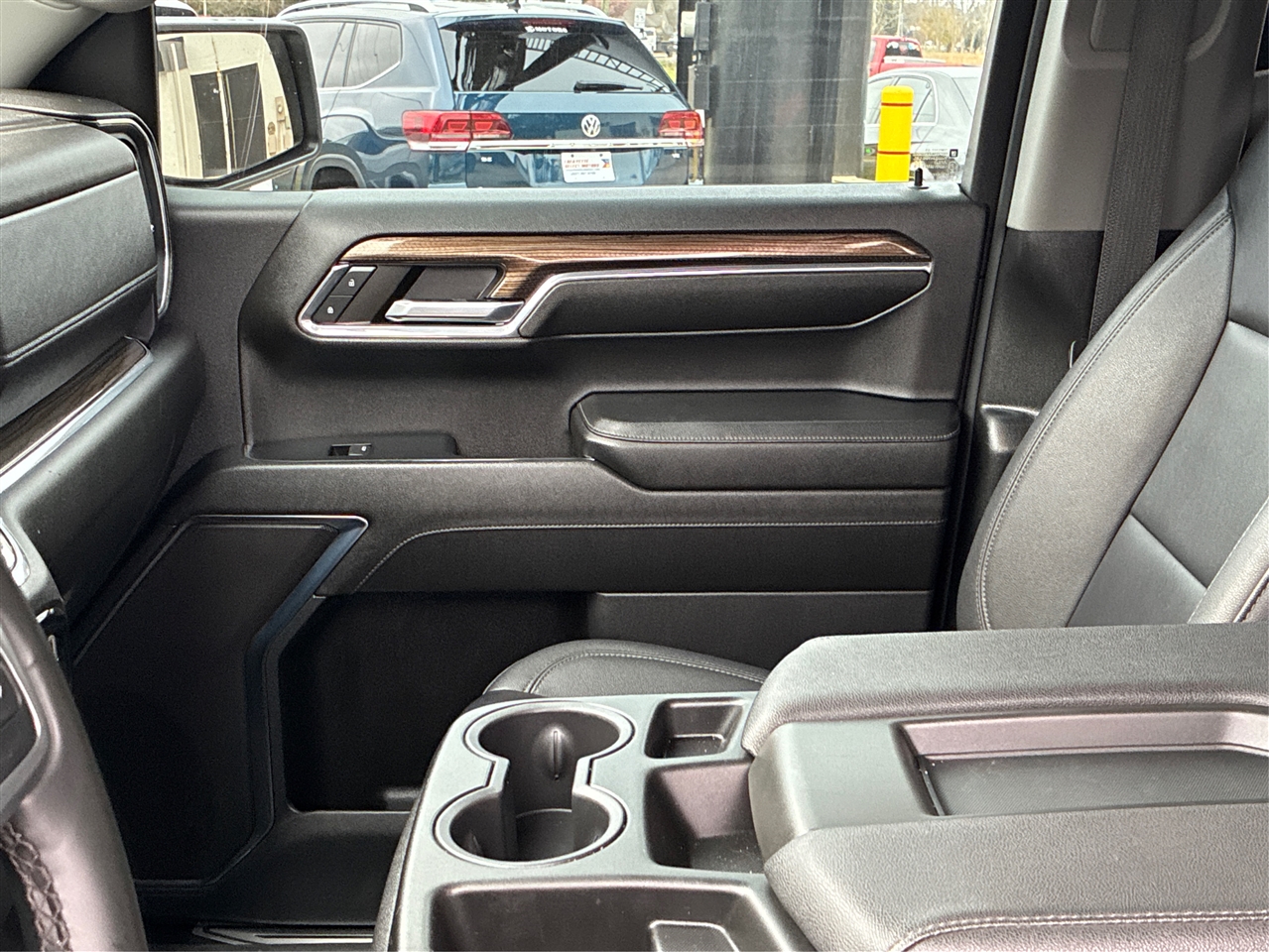 Chevrolet Silverado 1500 LT Crew Cab 4WD 2024