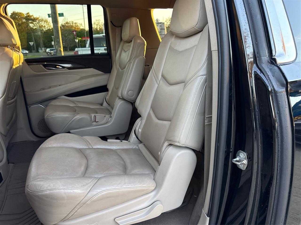 Cadillac Escalade ESV Luxury 4WD 2019