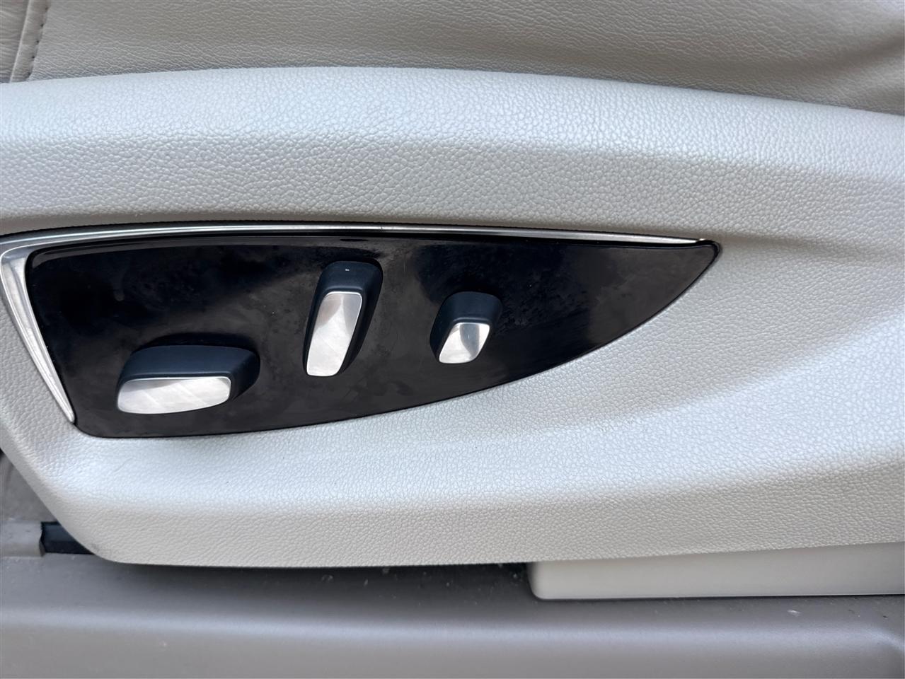 Cadillac Escalade ESV Luxury 4WD 2019