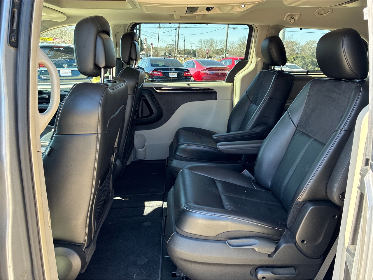 Chrysler Town & Country Limited Platinum 2015