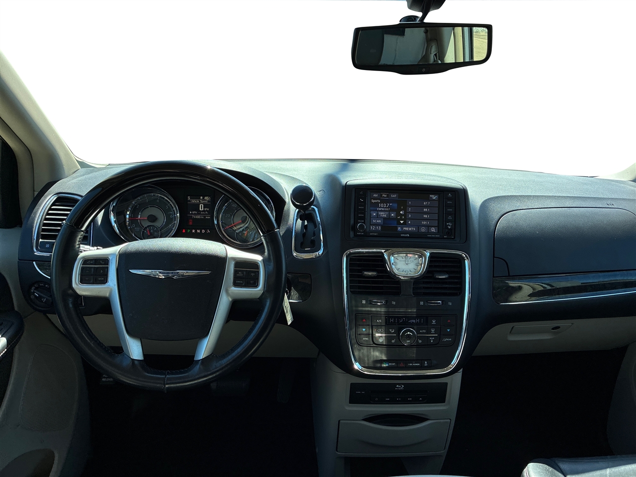 Chrysler Town & Country Limited Platinum 2015