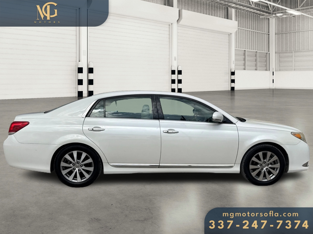 Toyota Avalon Base 2011