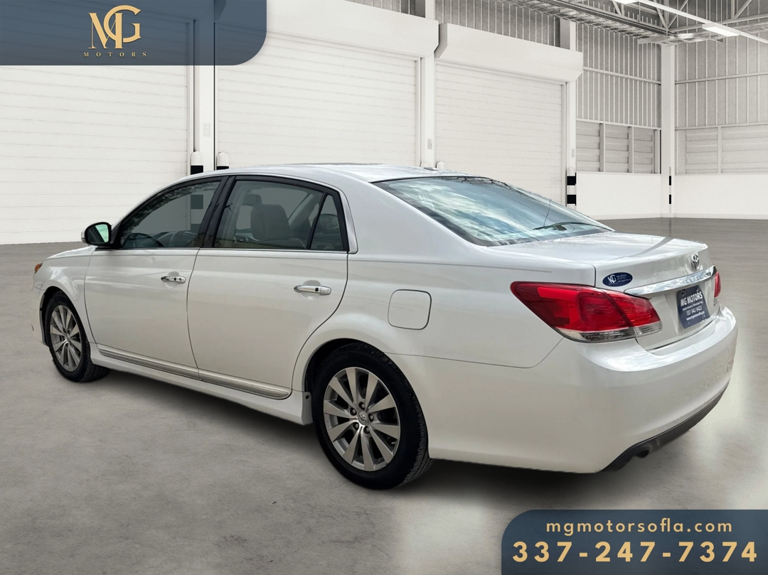 Toyota Avalon Base 2011