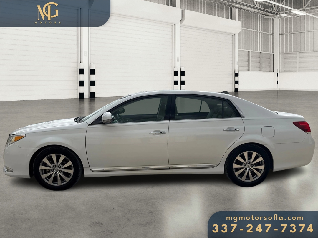 Toyota Avalon Base 2011