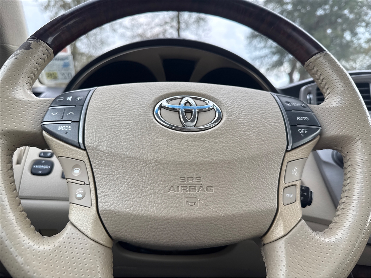 Toyota Avalon Base 2011