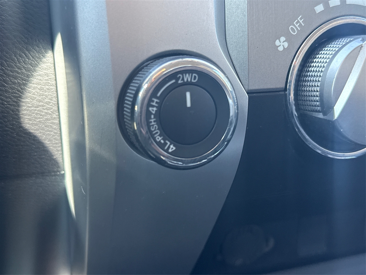 Toyota Tundra SR5 5.7L V8 FFV CrewMax 4WD 2014