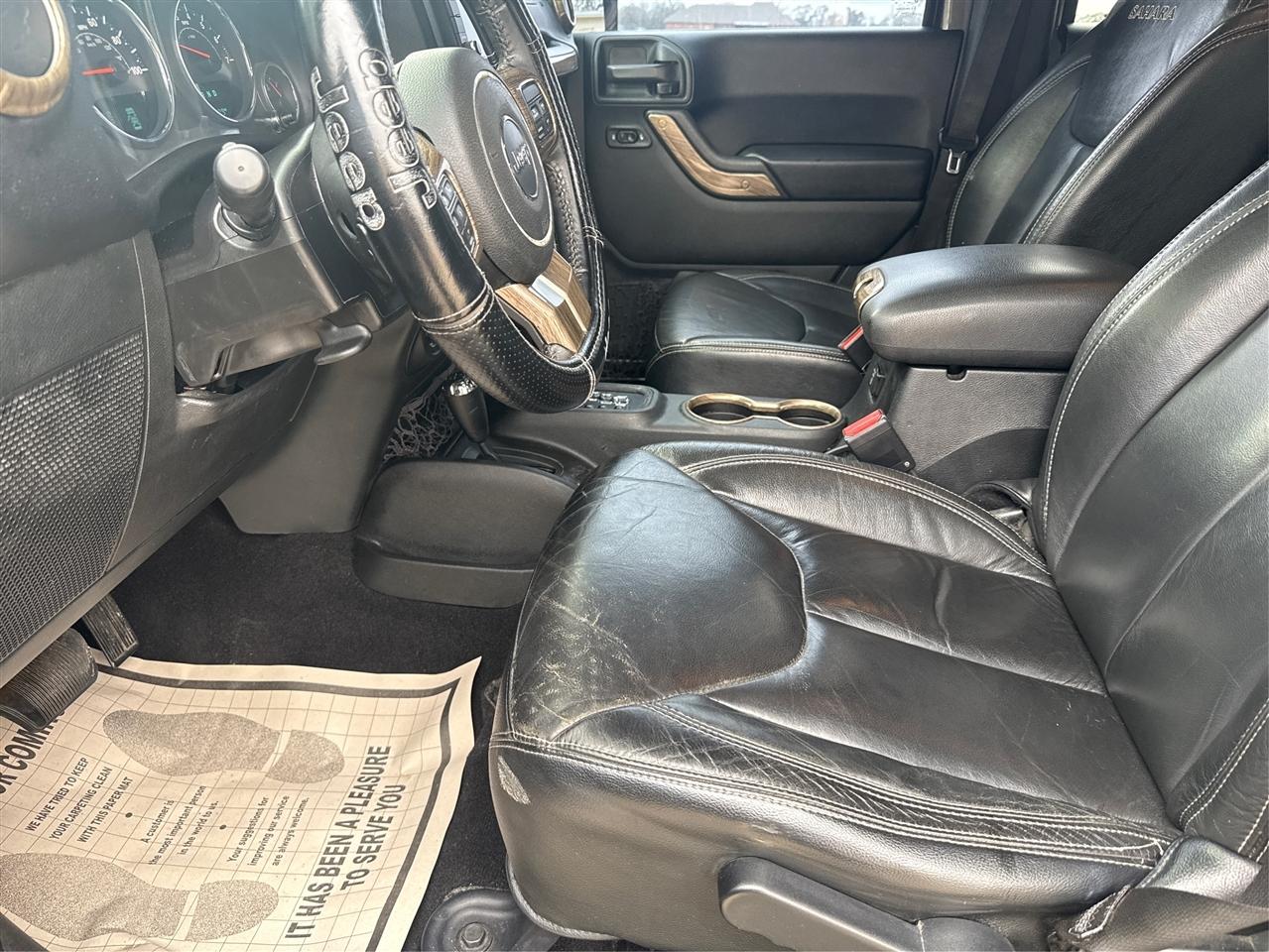 Jeep Wrangler Unlimited Sahara 4WD 2017