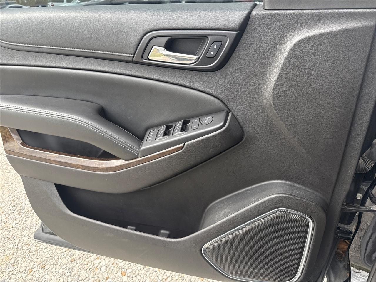 Chevrolet Suburban LS 2WD 2016