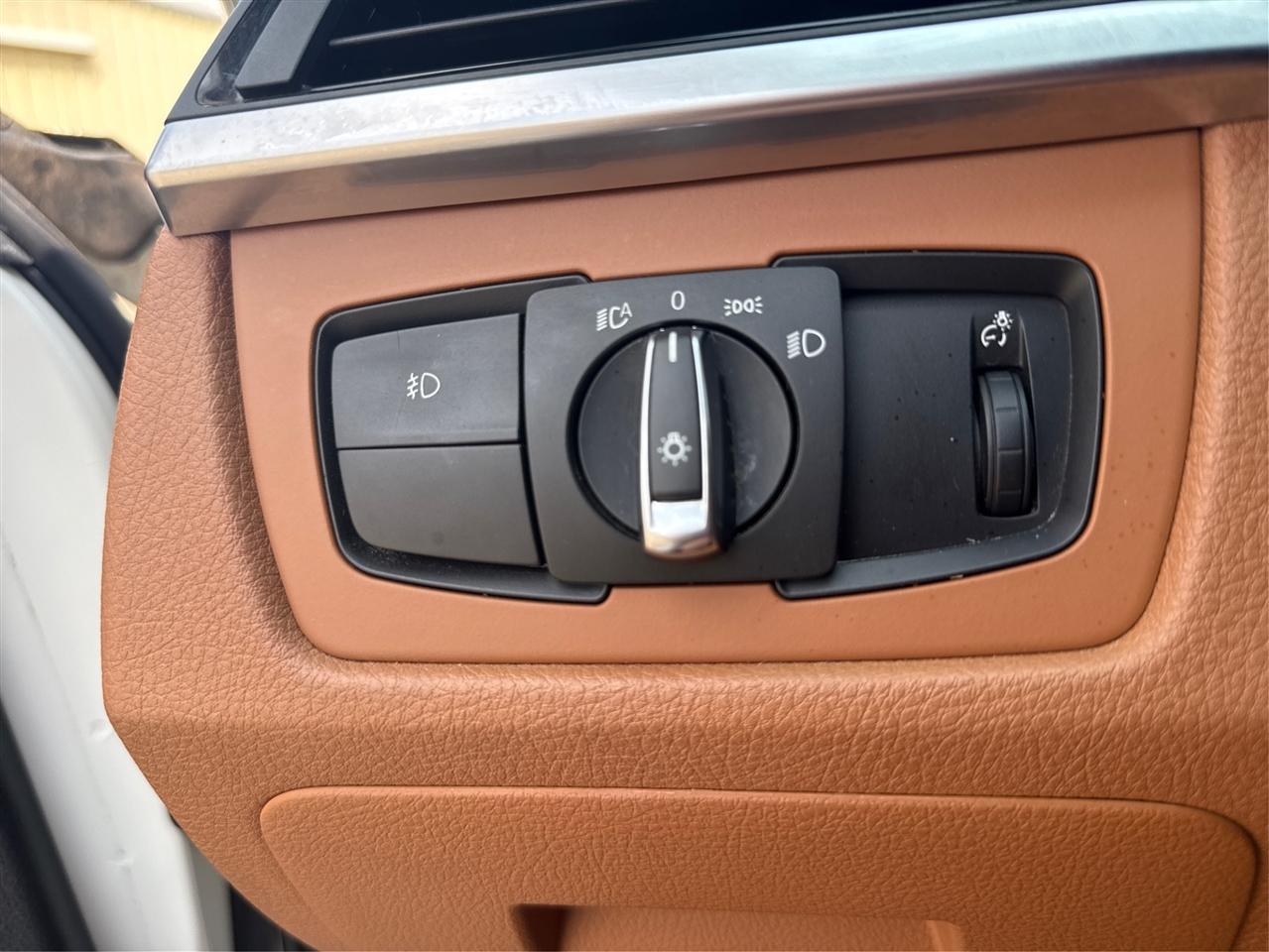 BMW 3-Series 328i Sedan 2014