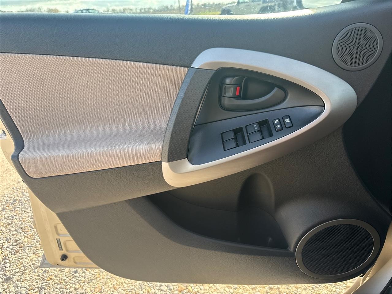 Toyota RAV4 Base I4 2WD 2008