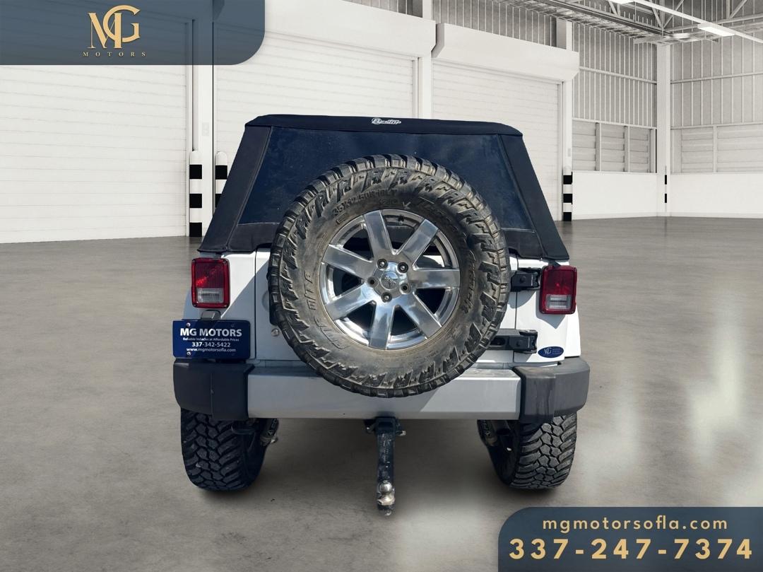 Jeep Wrangler Unlimited Sahara 4WD 2013