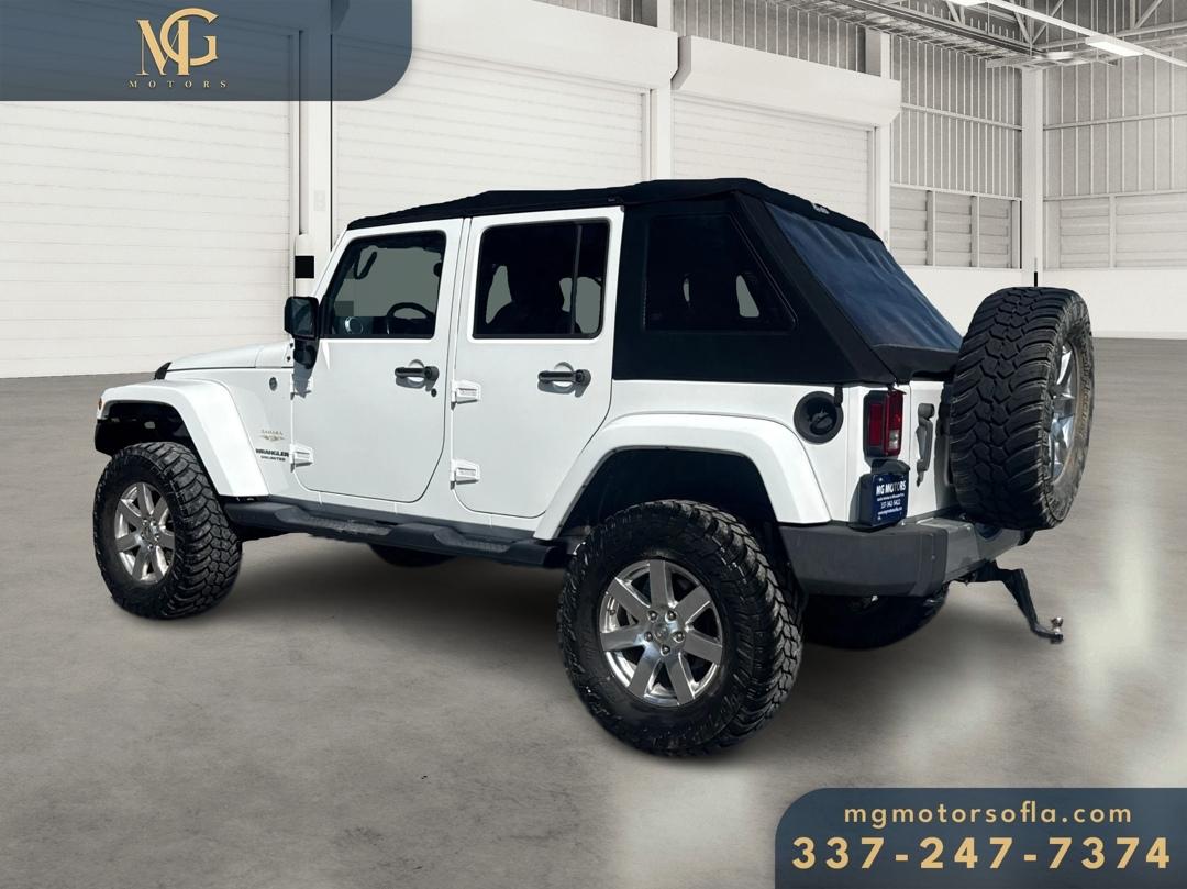 Jeep Wrangler Unlimited Sahara 4WD 2013