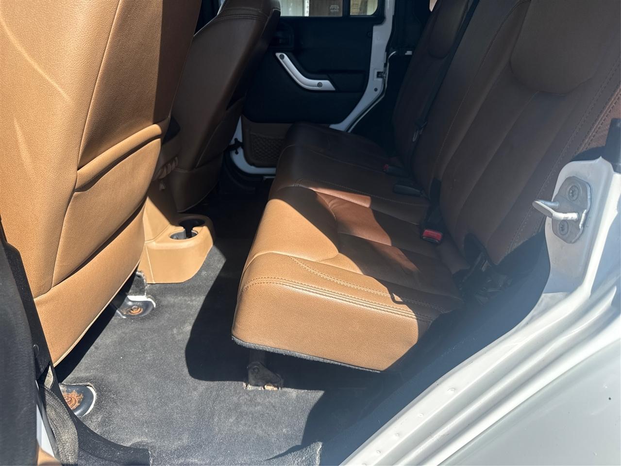 Jeep Wrangler Unlimited Sahara 4WD 2013