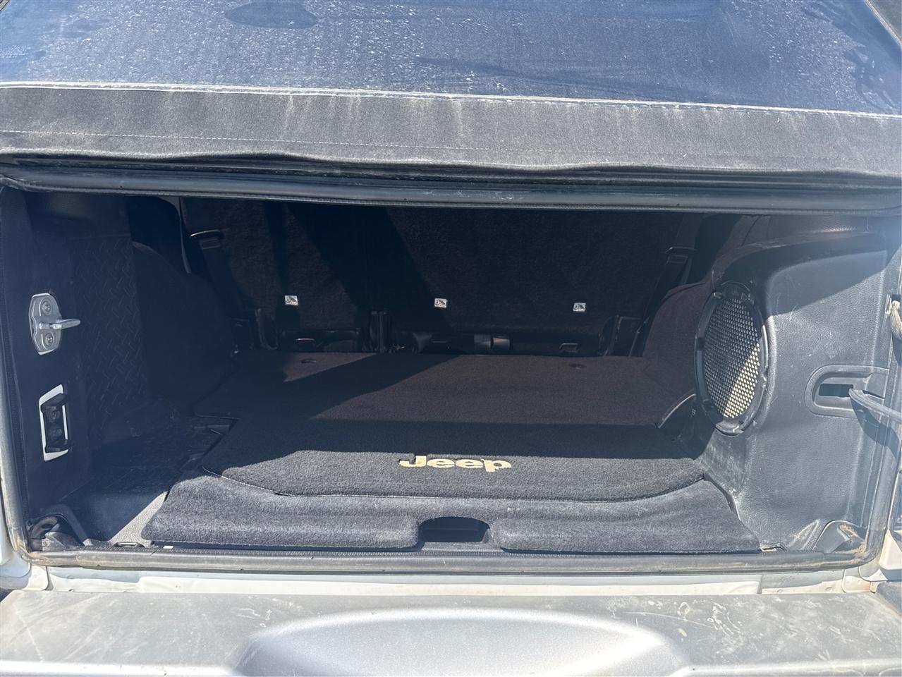 Jeep Wrangler Unlimited Sahara 4WD 2013