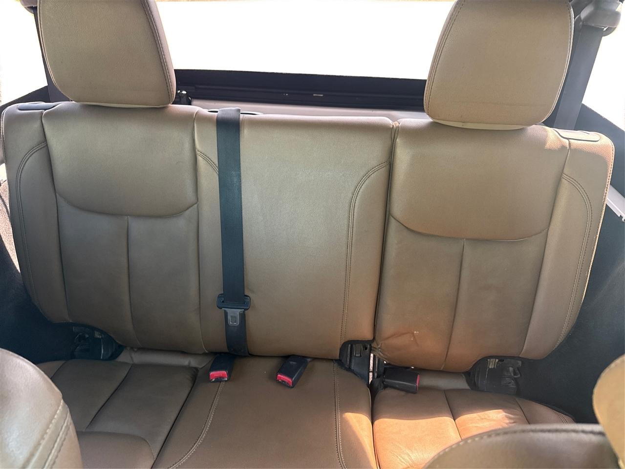 Jeep Wrangler Unlimited Sahara 4WD 2013