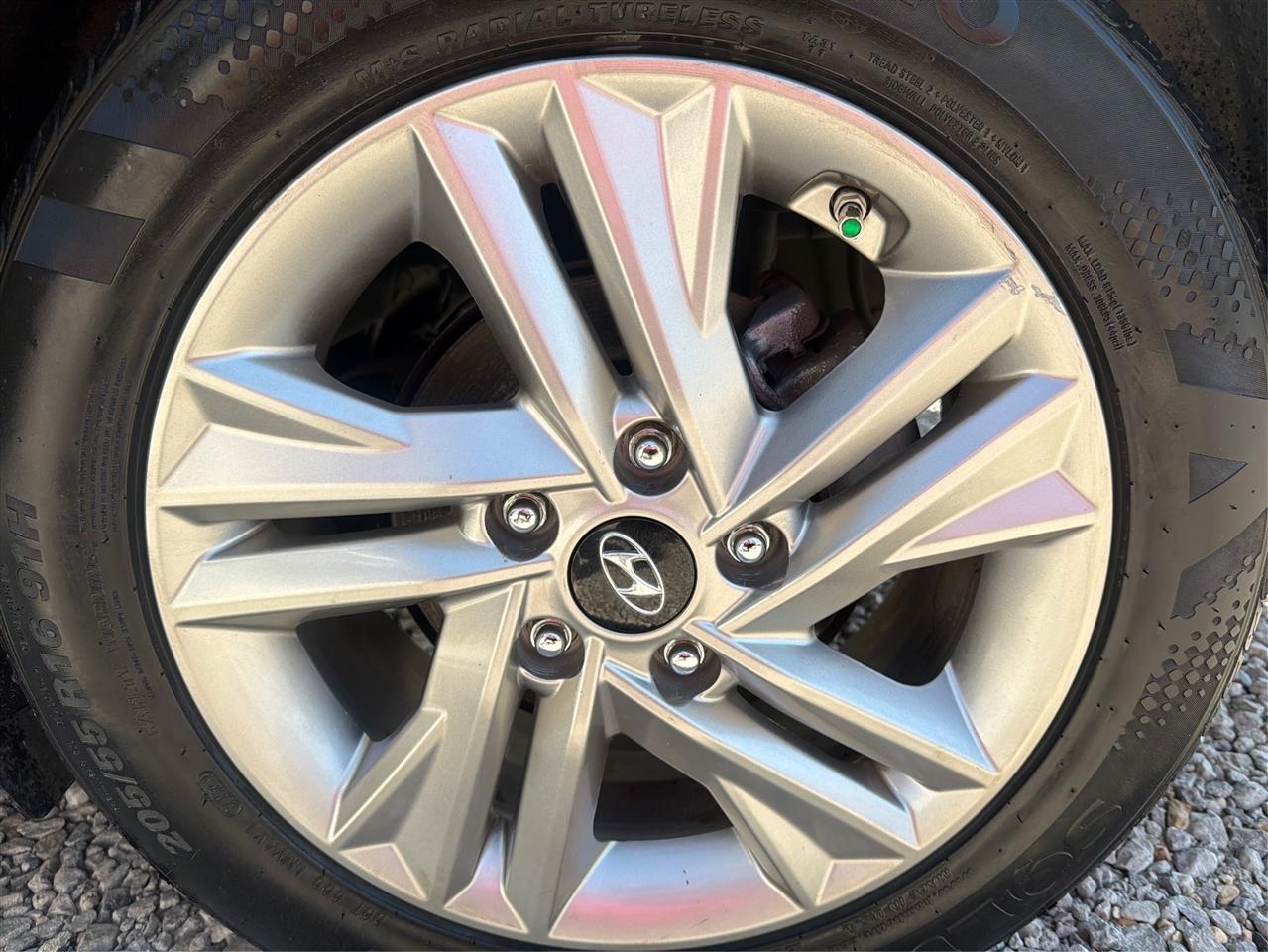 Hyundai Elantra SEL 2020