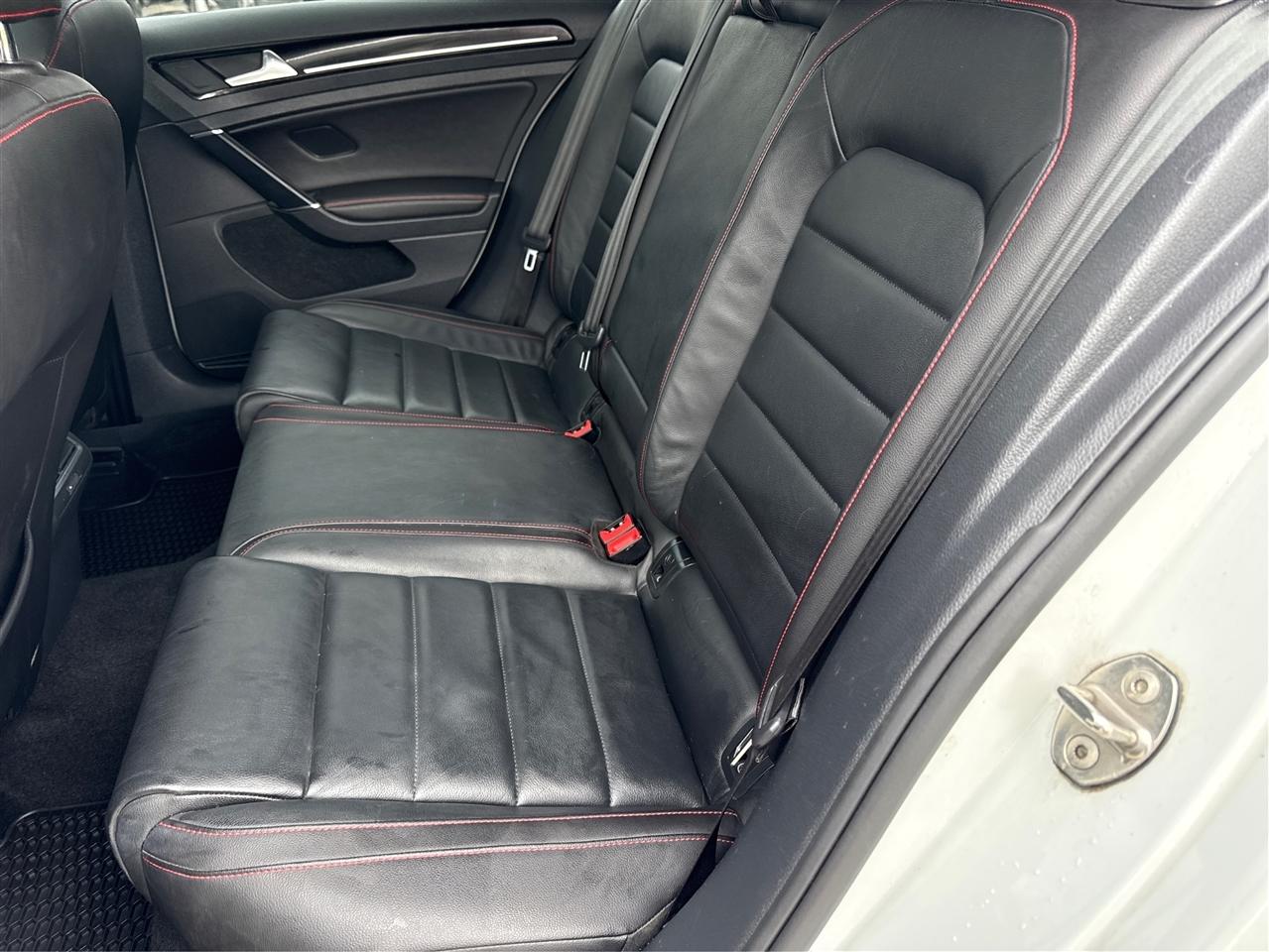 Volkswagen Golf GTI S 6A 4-Door 2017