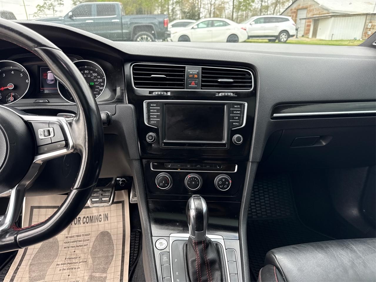 Volkswagen Golf GTI S 6A 4-Door 2017