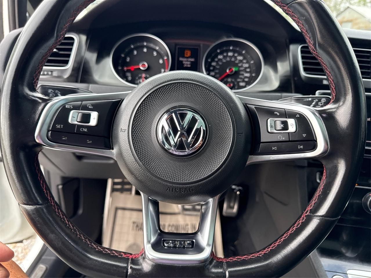 Volkswagen Golf GTI S 6A 4-Door 2017