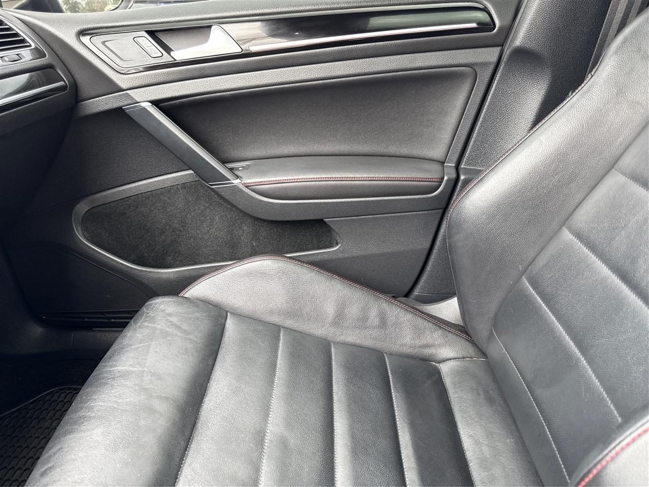 Volkswagen Golf GTI S 6A 4-Door 2017