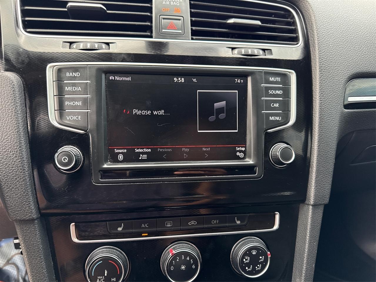 Volkswagen Golf GTI S 6A 4-Door 2017