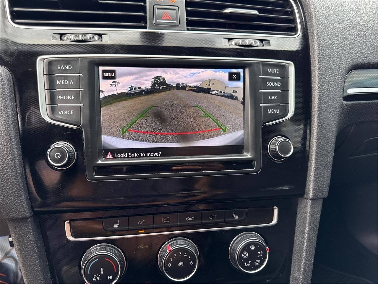 Volkswagen Golf GTI S 6A 4-Door 2017