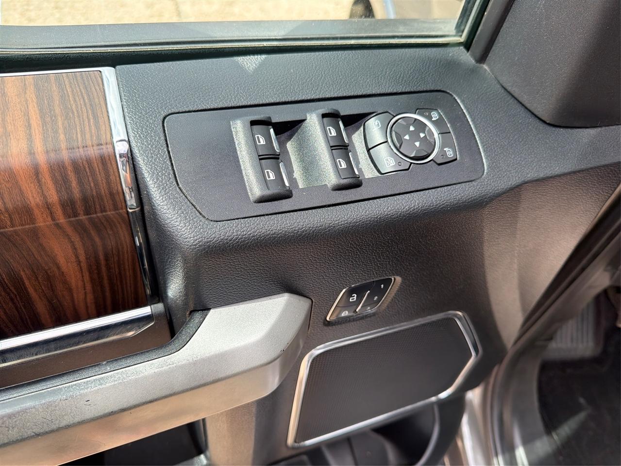 Ford F-150 Lariat SuperCrew 5.5-ft. Bed 4WD 2017