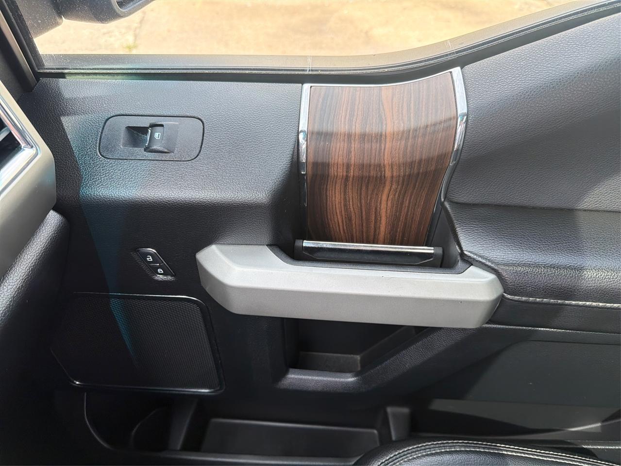 Ford F-150 Lariat SuperCrew 5.5-ft. Bed 4WD 2017