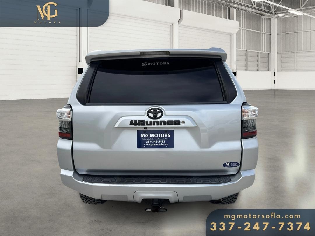 Toyota 4Runner SR5 2WD 2016