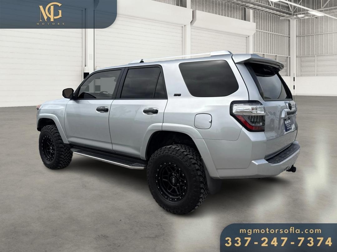 Toyota 4Runner SR5 2WD 2016