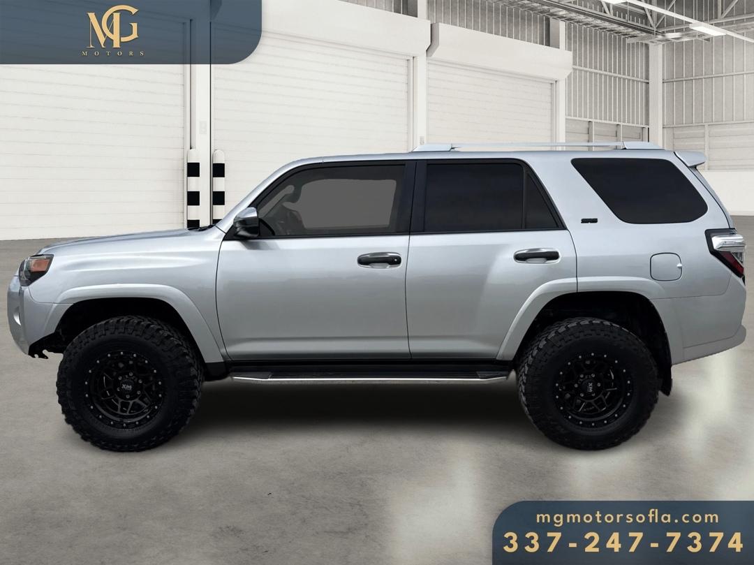 Toyota 4Runner SR5 2WD 2016