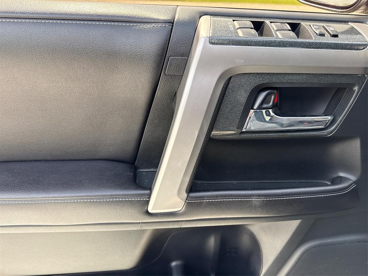 Toyota 4Runner SR5 2WD 2016