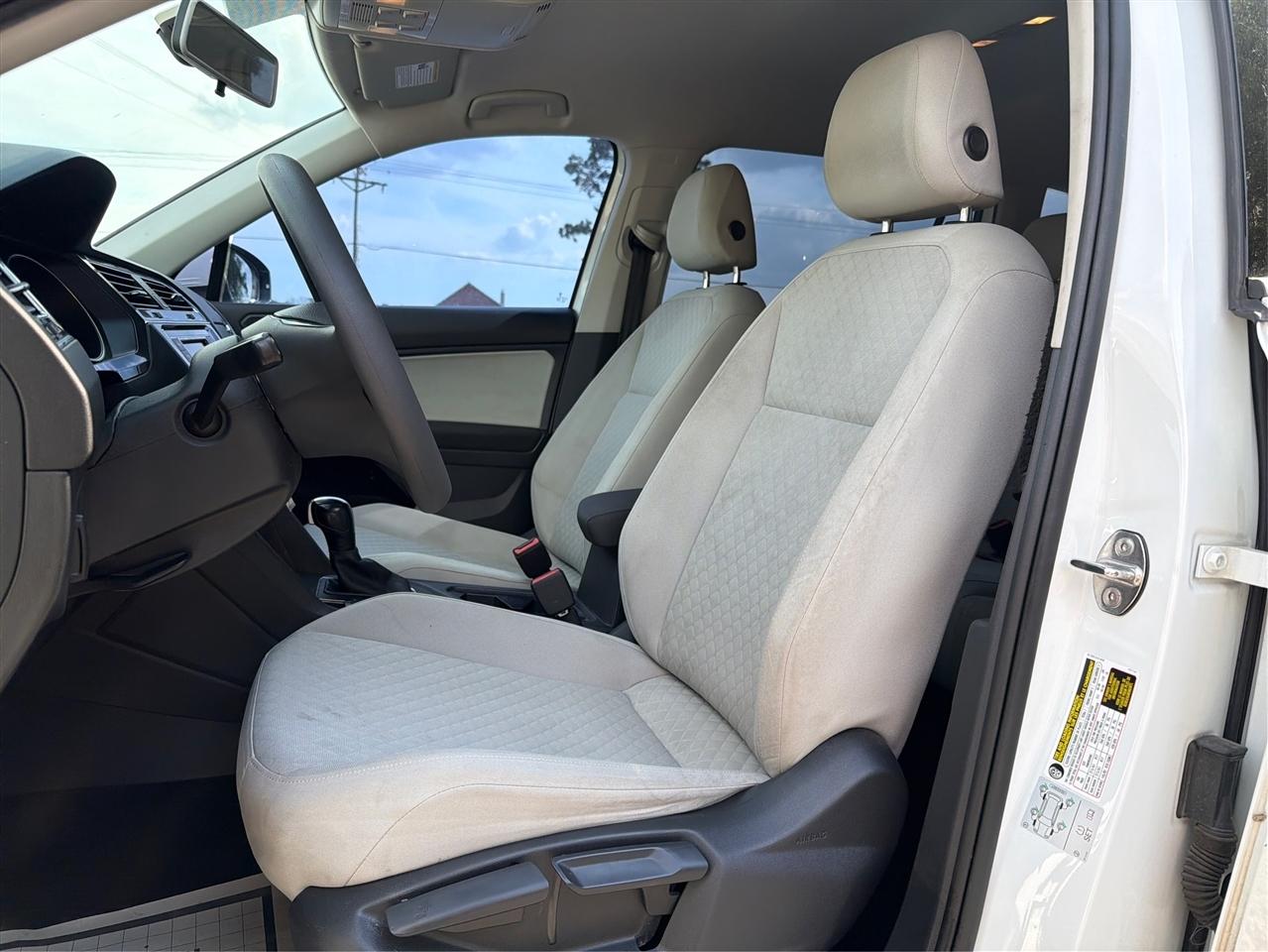 Volkswagen Tiguan S 2019