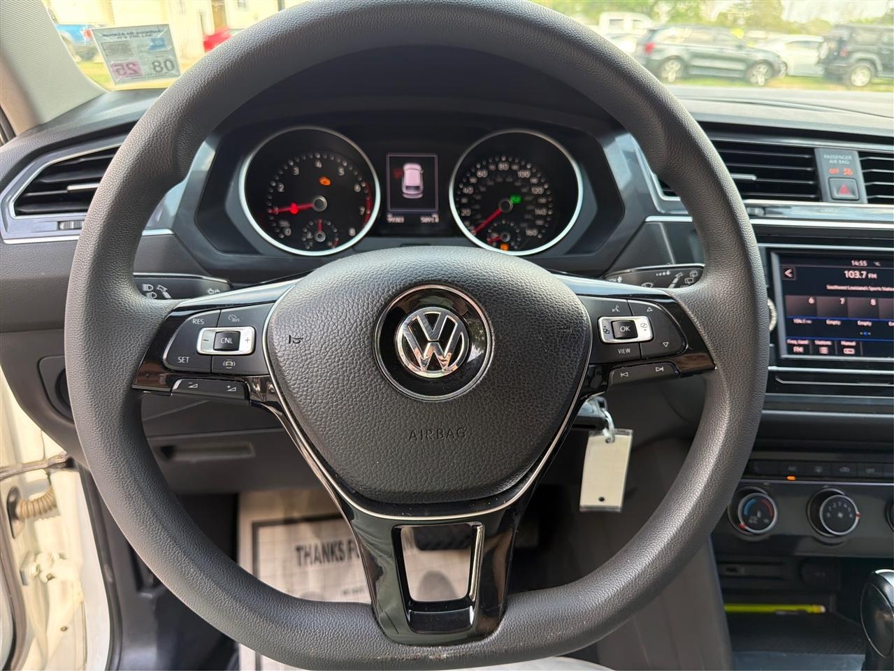 Volkswagen Tiguan S 2019