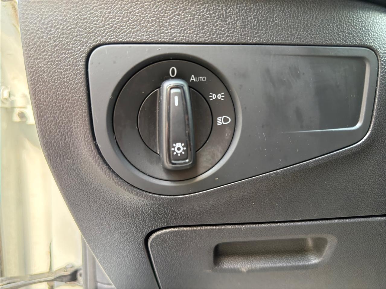 Volkswagen Tiguan S 2019