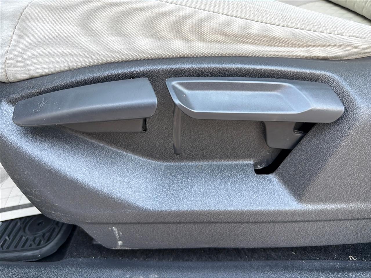 Volkswagen Tiguan S 2019