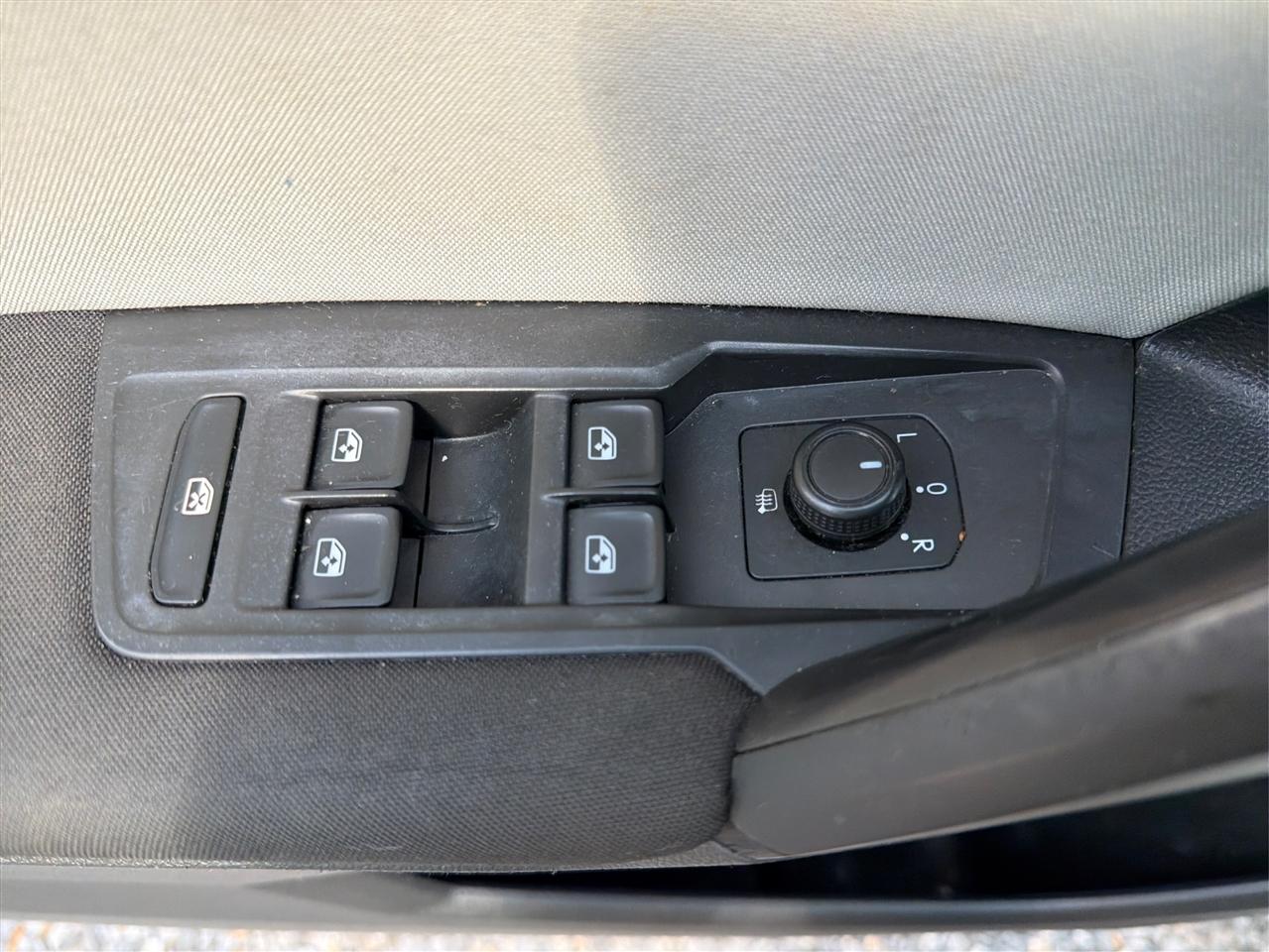 Volkswagen Tiguan S 2019