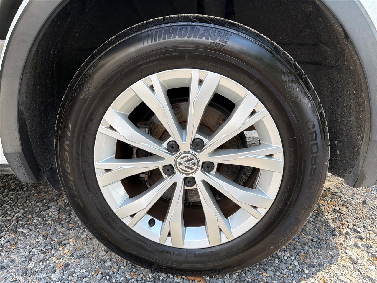 Volkswagen Tiguan S 2019