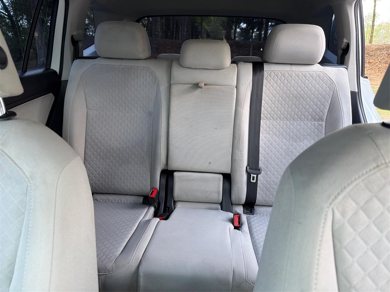 Volkswagen Tiguan S 2019