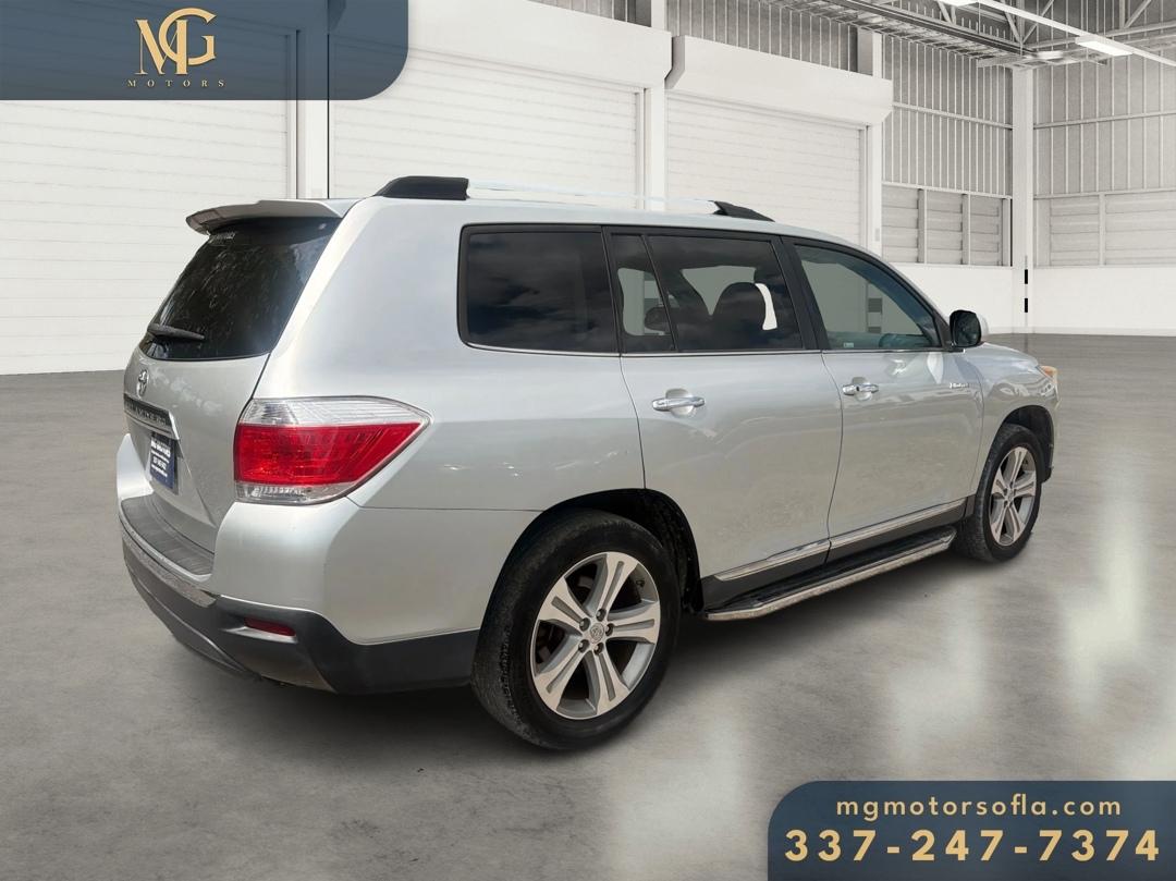 Toyota Highlander Limited 2WD 2013