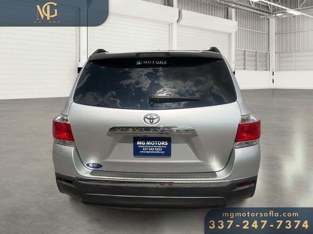 Toyota Highlander Limited 2WD 2013