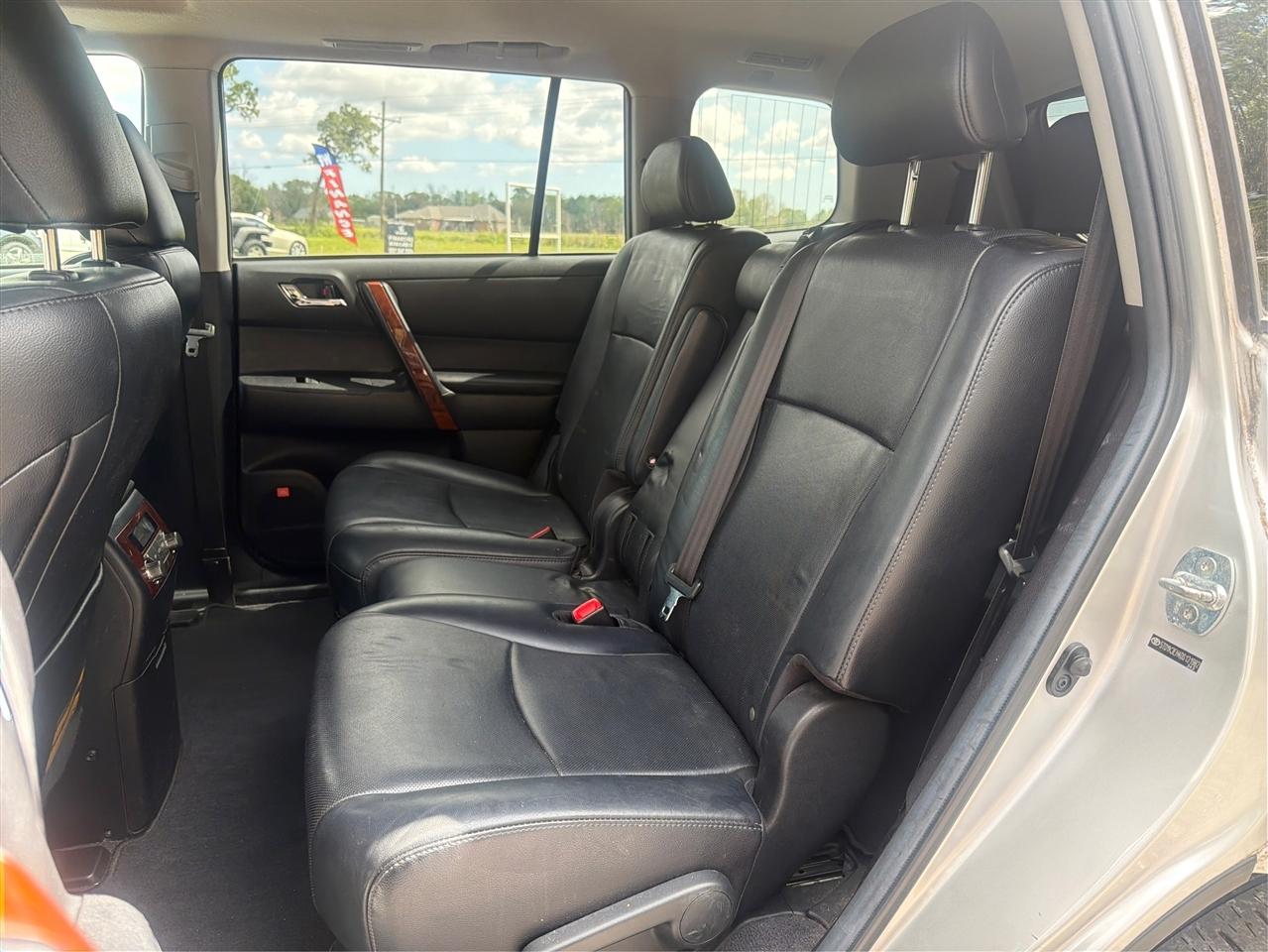 Toyota Highlander Limited 2WD 2013