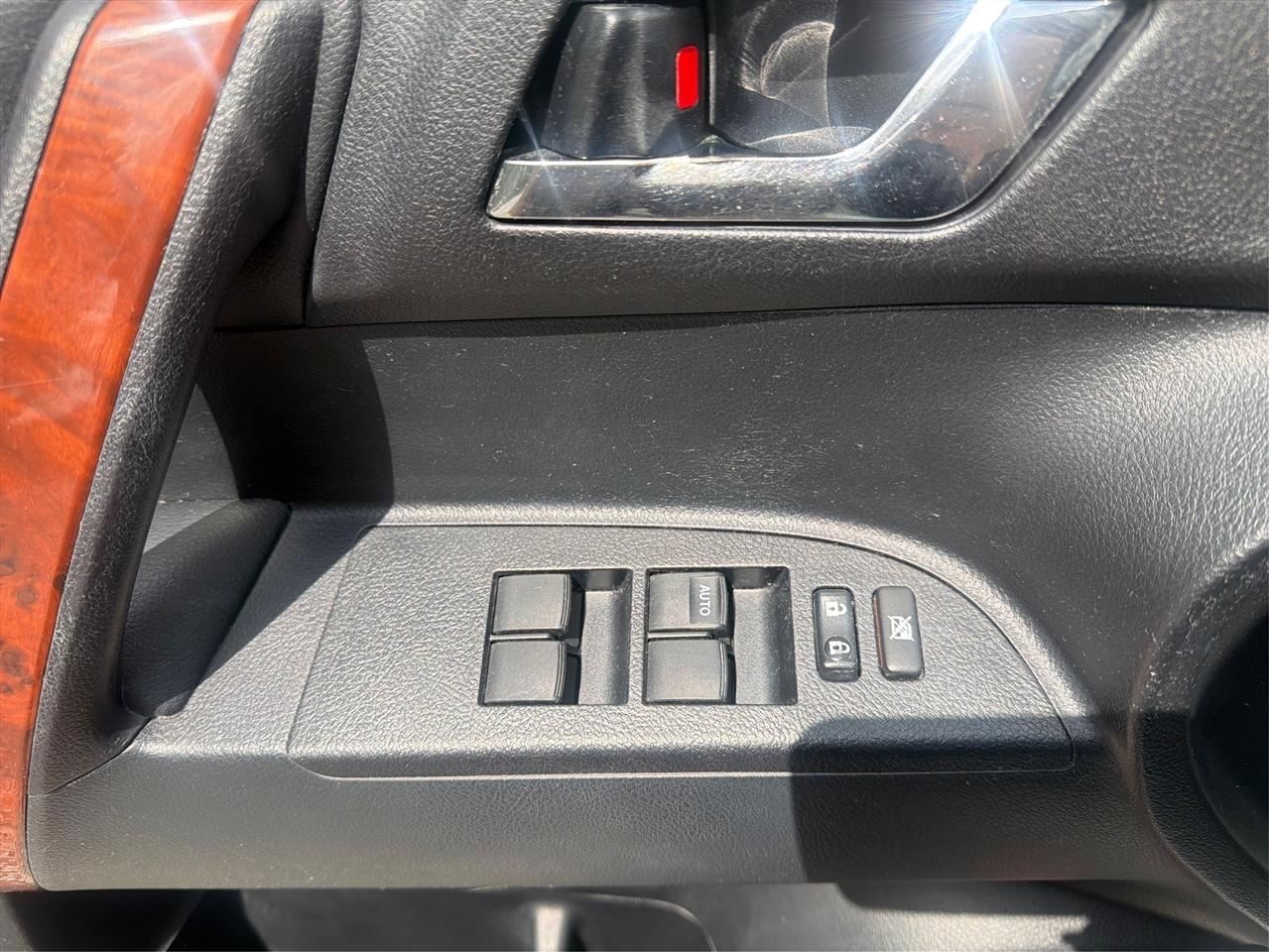 Toyota Highlander Limited 2WD 2013