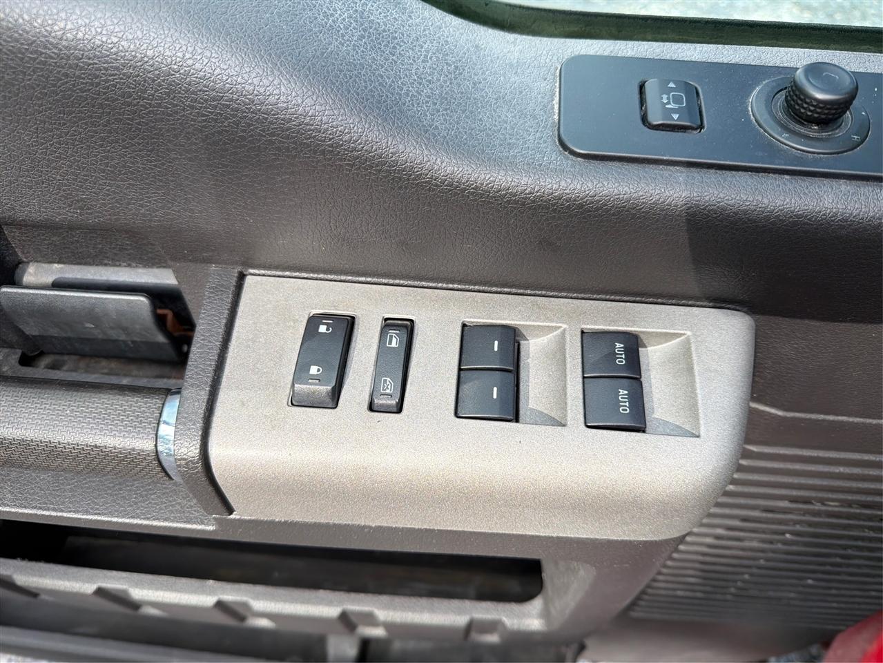 Ford F-250 SD Lariat Crew Cab 4WD 2015