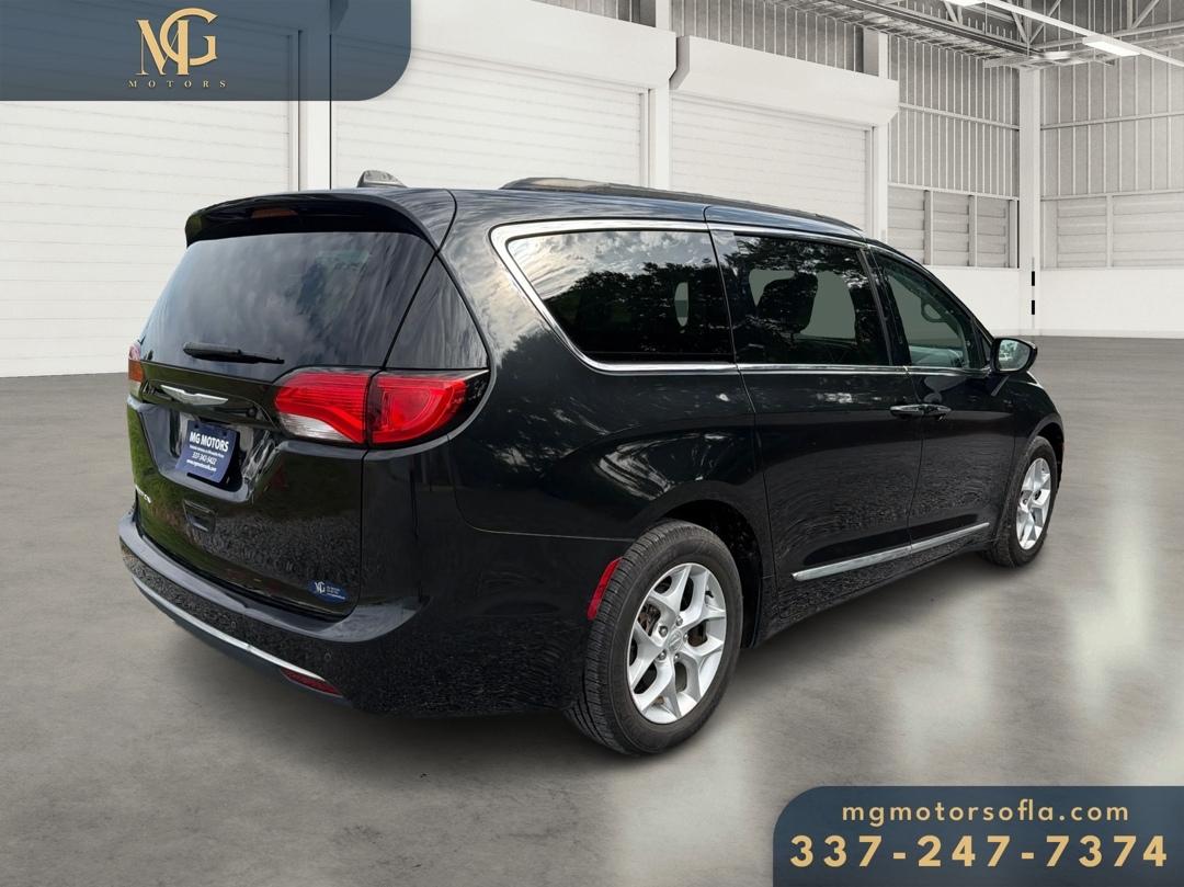Chrysler Pacifica Touring-L 2017
