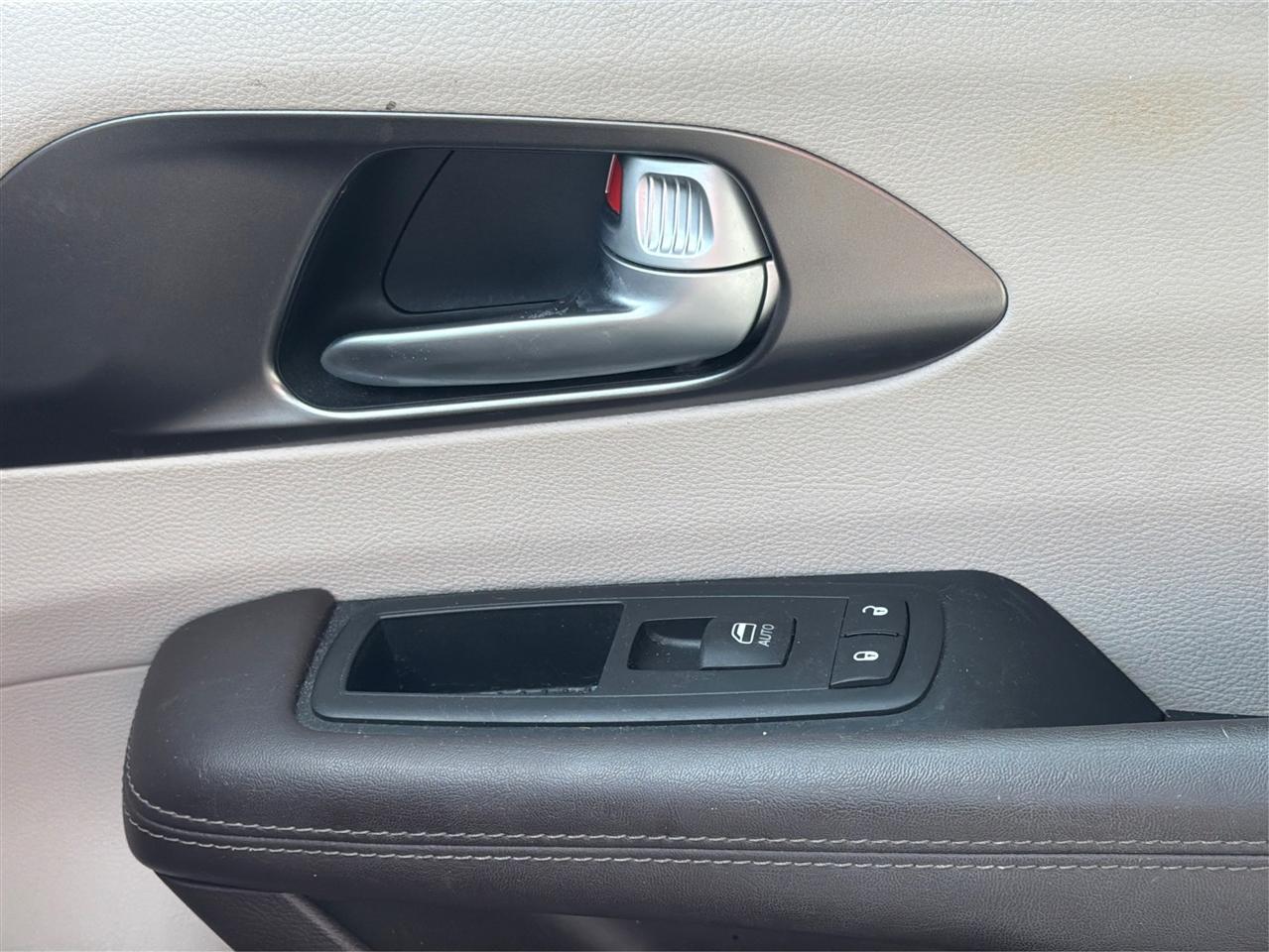 Chrysler Pacifica Touring-L 2017